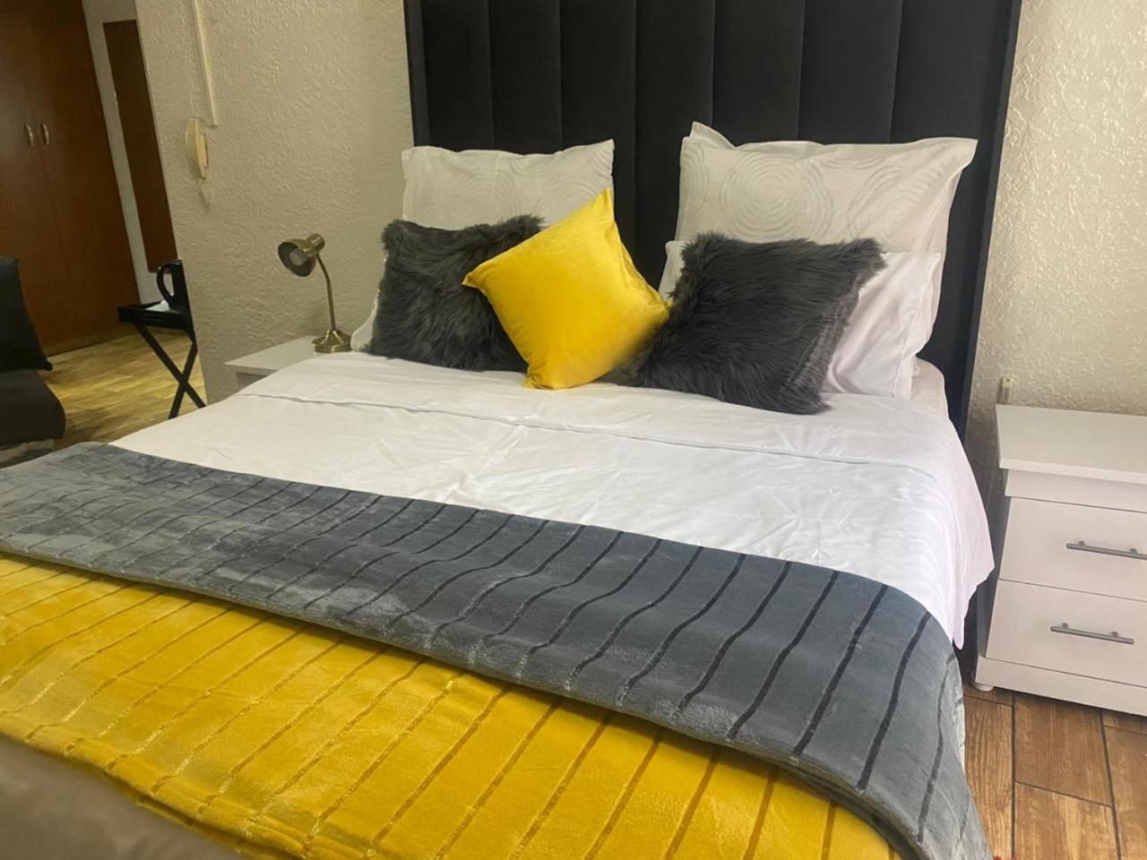 Golden Glory Manor * Roodepoort